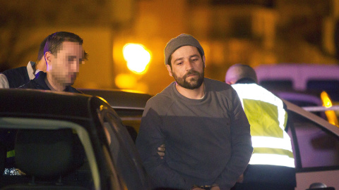 El detenido por empotrar su coche con explosivos contra la sede nacional del PP. EFE