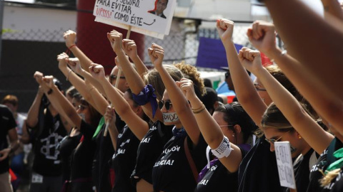 Manifestantes en la marcha masiva de San Juan (Puerto Rico) / EFE