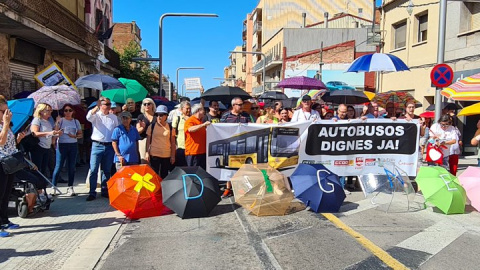 09/07/2022 - La manifestació d'aquest dissabte a Viladecans per exigir uns servei de bus digne al Baix Llobregat.