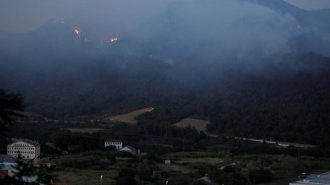 Imatge de l'incendi de Capellades. EFE / SUSANNA SÁEZ