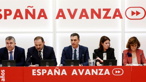 Pedro Sánchez, durante la reunión de la Ejecutiva del PSOE antes de la votación de investidura. / EFE