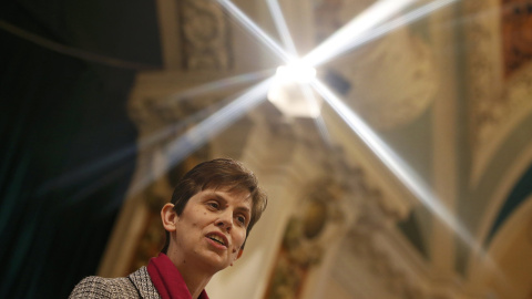 La reverenda Libby Lane, la primera obispa de la iglesia anglicana. REUTERS/Phil Noble