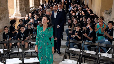 La reina Letizia asistió hoy a la lección magistral que el director de orquesta Aarón Zapico imparte en Oviedo en los Cursos de Verano 2019 de la Escuela Internacional de Música de la Fundación Princesa de Asturias. EFE