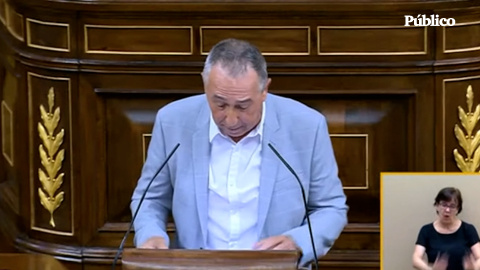 Joan Baldoví, a la bancada de la derecha: "Van a colegios de pago pero la mala educación la llevan siempre encima"