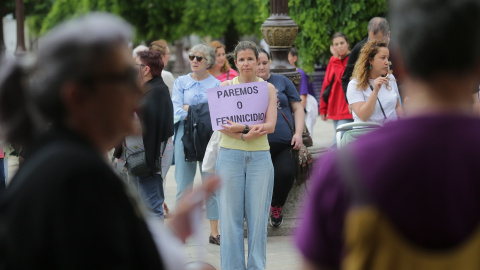 05/06/2023 - Decenas de personas durante una concentración en repulsa por el crimen machista en Oia, a 5 de junio de 2023, en Pontevedra, Galicia (España).