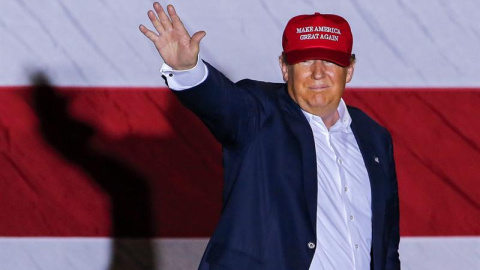 Donald Trump, durante un acto de campaña en Florida.- RIK S. LESSER (EFE)