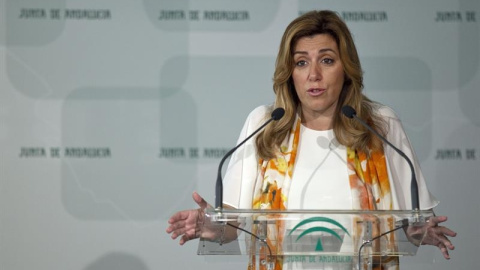 Susana Díaz durante la toma de posesión del nuevo rector de la Universidad de Almería.- EFE