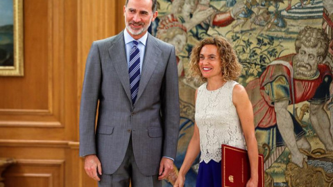 El rey Felipe VI durante la recepción a la presidenta del Congreso, Meritxell Batet, tras la investidura fallida de Pedro Sánchez como presidente del Gobierno. /EFE