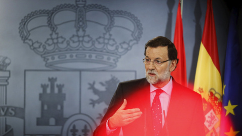 El presidente del Gobierno, Mariano Rajoy , durante la rueda de prensa conjunta con el primer ministro marroquí, Abdelilah Benkirán. REUTERS/Susana Vera