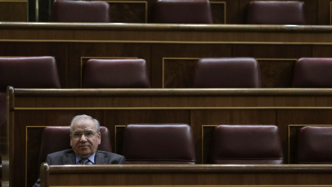 Alfonso Guerra abandona el Congreso tras 37 años como diputado