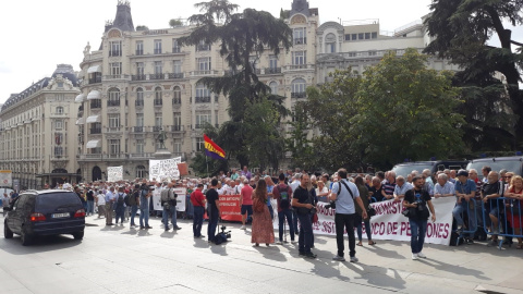 Concentración de pensionistas frente al Congreso de los Diputados. E.P.