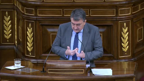 Esteban a Sánchez: "Si no cuida sus relaciones parlamentarias, ¿con quién piensa alcanzar la Moncloa en las próximas elecciones?"