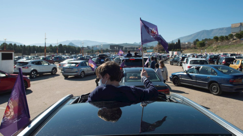 14/02/2021.- Miles de coches colapsan Jaén y la A-44 a su paso por la ciudad en protesta este domingo por el "ninguneo y el maltrato histórico" a la provincia, que ha estallado tras conocerse esta semana que Córdoba era la designada para ac