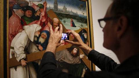 'Cristo camino del Calvario', de El Bosco, que forma parte de 'El Bosco. La exposición del V Centenario', una muestra que conmemora el V centenario de la muerte del pintor flamenco en el Museo del Prado. EFE/Mariscal