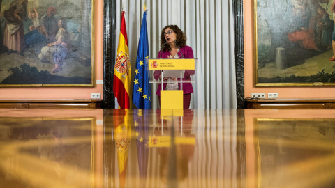 La ministra de Hacienda, María Jesús Montero, durante una rueda de prensa  en la sede del Ministerio, en Madrid. EFE/ Rodrigo Jimenez