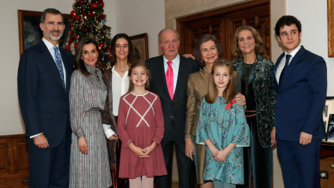 El rey Juan Carlos celebra su 80 cumpleaños junto a miembros de la familia real./EFE