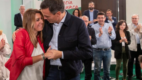 Susana Díaz y Pedro Sánchez, tras la proclamación de la presidenta andaluza como candidata socialista a las eleccionesdel 2-D.- EFE