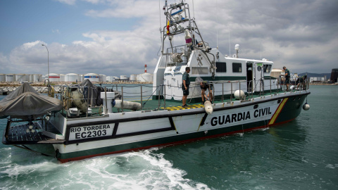 Foto de archivo: embarcación de la Guardia Civil.