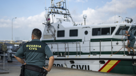 Foto de archivo: embarcación de la Guardia Civil.