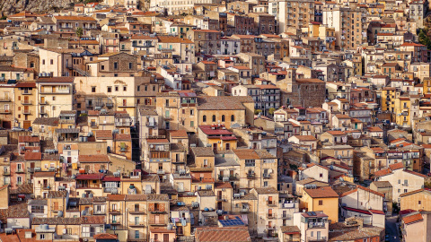 Fotografía desde las alturas de una ciudad italiana.