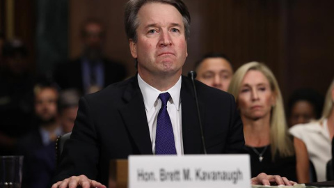 27/09/2018.- Brett Kavanaugh, el nominado por el presidente de EE.UU., Donald Trump, para el Tribunal Supremo, testifica ante la audiencia del Comité Judicial del Senado hoy, jueves 27 de septiembre de 2018, en Washington (EE.UU.). Kavanaug