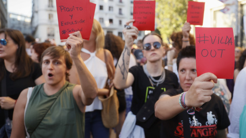 Más de un centenar de personas participan en una manifestación en apoyo a las jugadoras de la selección española de fútbol, y en concreto de Jenni Hermoso, en Madrid. EFE/ Mariscal