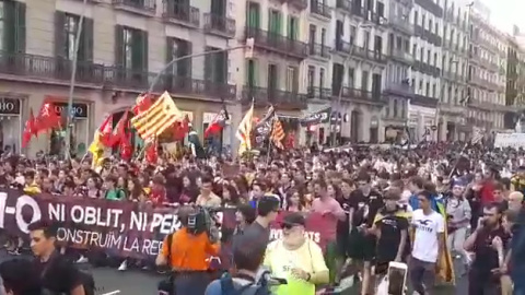 Estudiantes participan en la manifestaciÃ³n por el 1-O