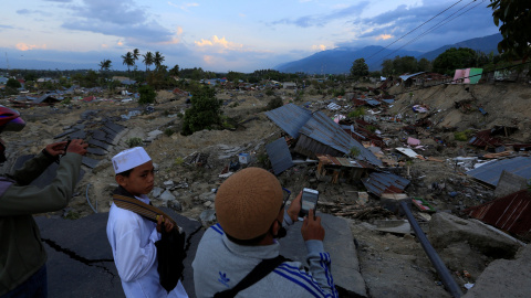 De los 844 muertos, 821 fallecieron en Palu, 12 en Parigi Moutong y 11 en el distrito de Danggala - Beawiharta/ Reuters