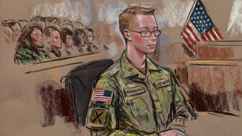 Un esbozo de Manning durante su juicio en un tribunal militar. Se le juzgaba por 22 delitos derivado de su filtrado de documentos secretos a Wikileaks. Fue declarado culpable de 20 de ellos y condenado a pasar 35 años en una prisión de máxi