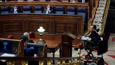 24/02/2021.- El portavoz de Unidas Podemos, Pablo Echenique tras su intervención este miércoles en el Congreso donde el presidente del Gobierno, Pedro Sánchez, da cuenta de los datos y gestiones en relación a la aplicación del estado de ala