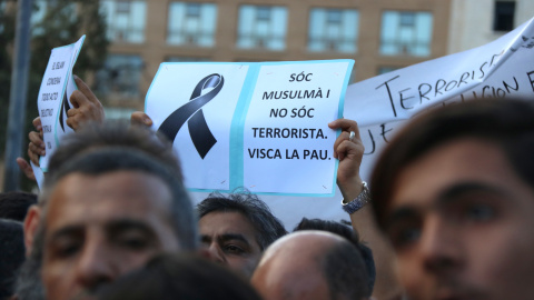 'Sóc musulmà, no sóc terrorista', un dels lemes més repetits a la manifestació de la comunitat musulmana després dels atemptats, el 21 d'agost de 2017.