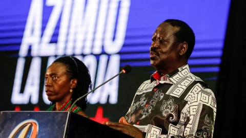 22/08/2022. El candidato a la presidencia Raila Odinga da un discurso junto a su compañera de partido Martha Karua en Nairobi, a 22 de agosto de 2022.