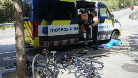 22/08/2022 Un coche ha embestido a un grupo de 9 ciclistas en la C-243c, a la altura de Castellbisbal (Barcelona), y se ha dado a la fuga dejando al menos dos muertos