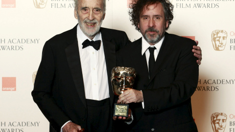 Tim Burton y Christopher Lee después de la celebración de los Premios BAFTA / REUTERS