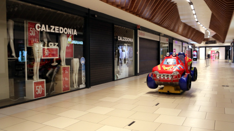 Els establiments tancats del centre comercial del Parc Central de Tarragona.