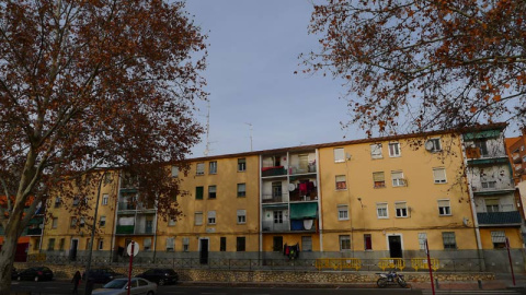 Vista general de que la entidad pretende desahuciar en el barrio de Alamín en Guadalajara.