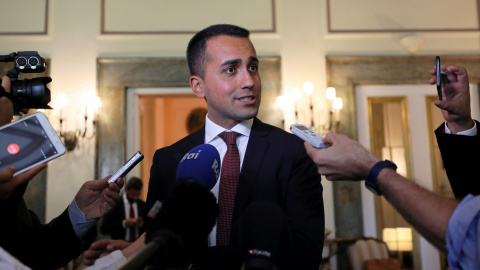 El vicepresidente del Gobierno, ministro de Trabajo y Desarrollo Económico y líder del Movimiento Cinco Estrellas (M5S), Luigi Di Maio, en unas declaraciones a los periodistas. REUTERS/Mohamed Abd El Ghany