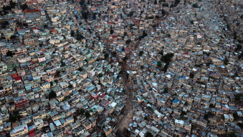 Una fotografía aérea tomada el 27 de septiembre de 2018 muestra el vecindario Jalousie en la comuna de Petion Ville  Foto: HECTOR RETAMAL / AFP