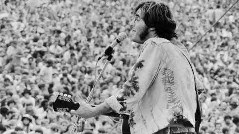 El cantante John Sebastian en el Festival de Música de Woodstock en agosto de 1969. REUTERS/©BARON WOLMAN AND THE MUSEUM AT BETHEL WOODS