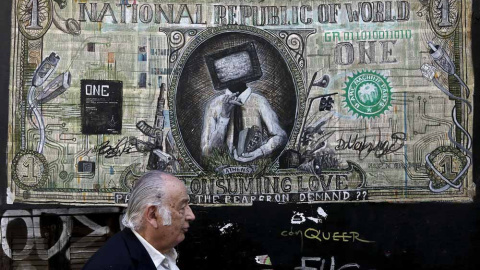 Un billete de dolar modificado. - REUTERS