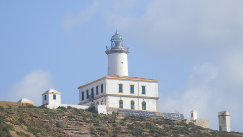 Faro situado en uno de los extremos de la Illa Grossa del archipiélago valenciano de Columbretes. WIKIPEDIA