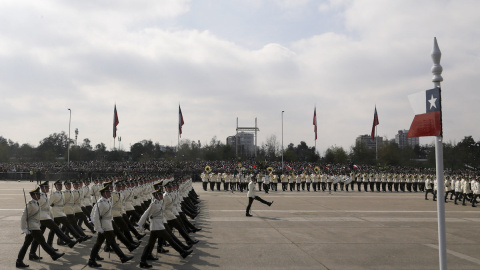 Desfile militar en Santiago, el 19 de septiembre de 2022, en el 212 aniversario de la independencia de Chile.