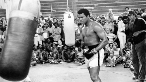 Mohamed Ali/Cassius Clay entrena antes de su segundo combate contra Leon Spinks en Nueva Orleans, el 25 de agosto de 1978. REUTERS