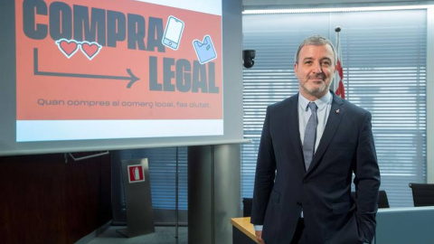 El primer teniente de alcalde del Ayuntamiento de Barcelona, Jaume Collboni, durante la presentación de una nueva campaña municipal para fomentar las compras en los comercios tradicionales y de proximidad de Barcelona y luchar así contra el