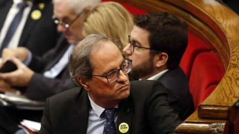 El president de la Generalitat, Quim Torra, até a una pregunta durant el ple del Parlament que es reuneix per celebrar la sessió de control al Govern i debat el moniogràfic sobre la convivència de Catalunya siol·licitat per Ciutadans. EFE/T