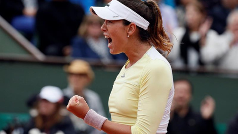 La tenista española Garbiñe Muguruza vence a Serena Williams en la final de Roland Garros. EFE/ETIENNE LAURENT