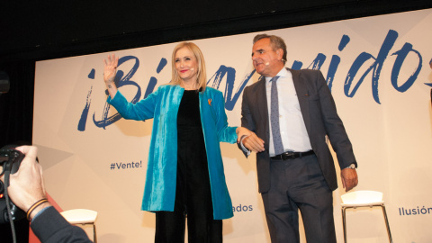 Narciso de Foxá con Cristina Cifuentes en un acto de campaña del PP.