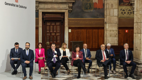 Els membres del Govern en la presa de possessió dels nous consellers després de la marxa de Junts de l'executiu.