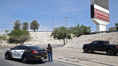 La policía custodió la zona tras el tiroteo. EFE/EPA/IVAN PIERRE AGUIRRE