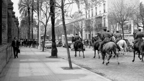 Revueltas estudiantiles que se dieron en la calle San Fernando, en la puerta de la Universidad de Sevilla, en marzo de 1968.